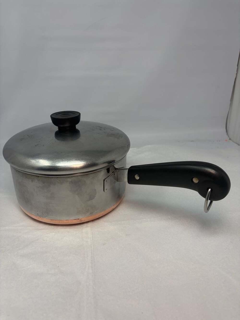 Vintage Pre 1968 Copper Bottom Revere Ware 1 1/2 Quart Sauce Pan with orig lid.